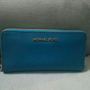 Michael kors wallet
